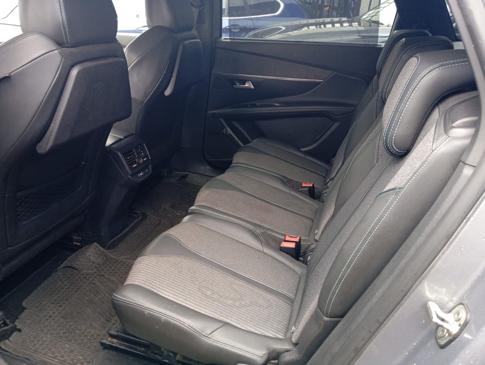 PEUGEOT 5008 ALLURE BLUEHDI 120HP EAT6 2021 - Imagen 10 de 13