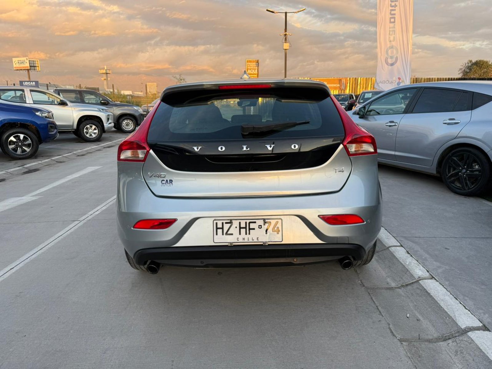 Volvo V40 T4 COMFORT 2016 - Foto 4 de 18