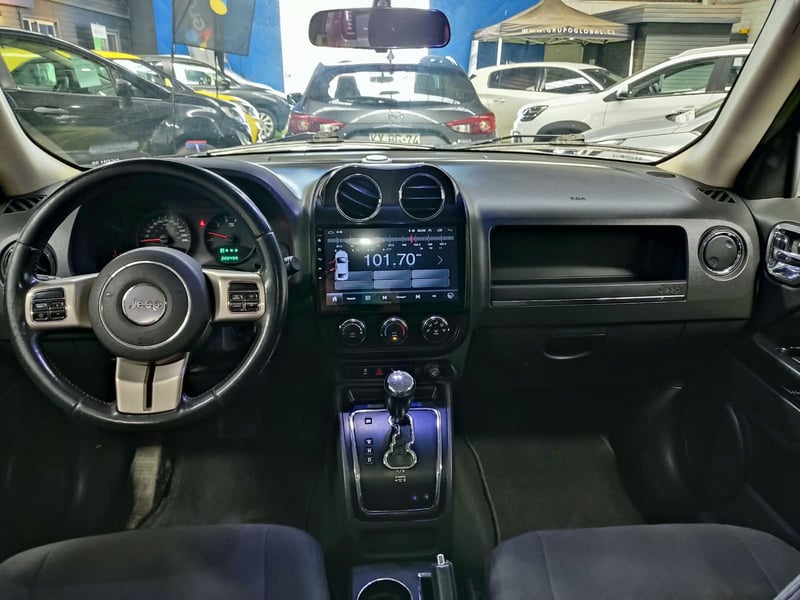 Jeep PATRIOT 4X4 2.4 AUT 2011 - Imagen 12 de 16