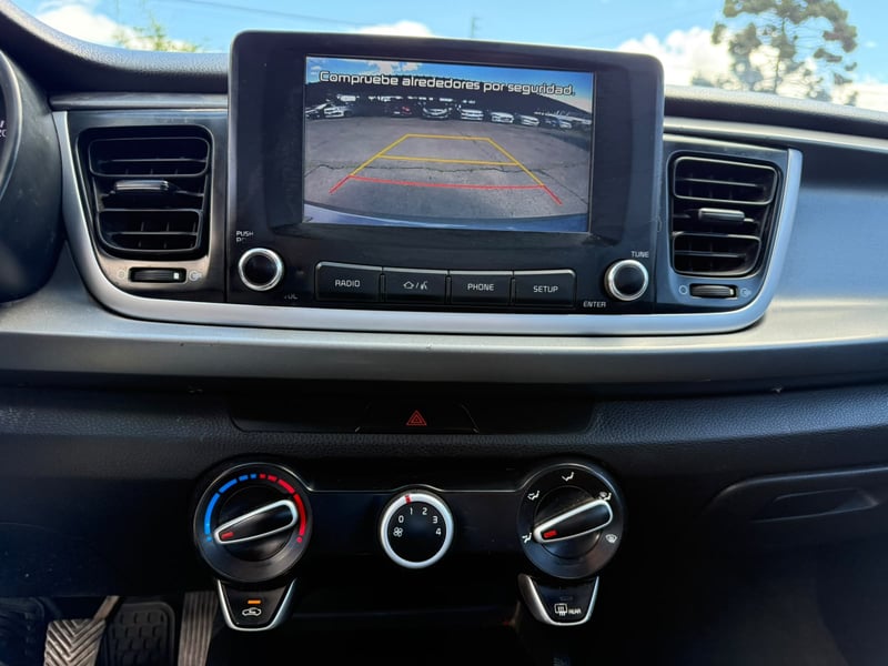 Kia RIO 4 LX 1.4 2019 - Imagen 13 de 18