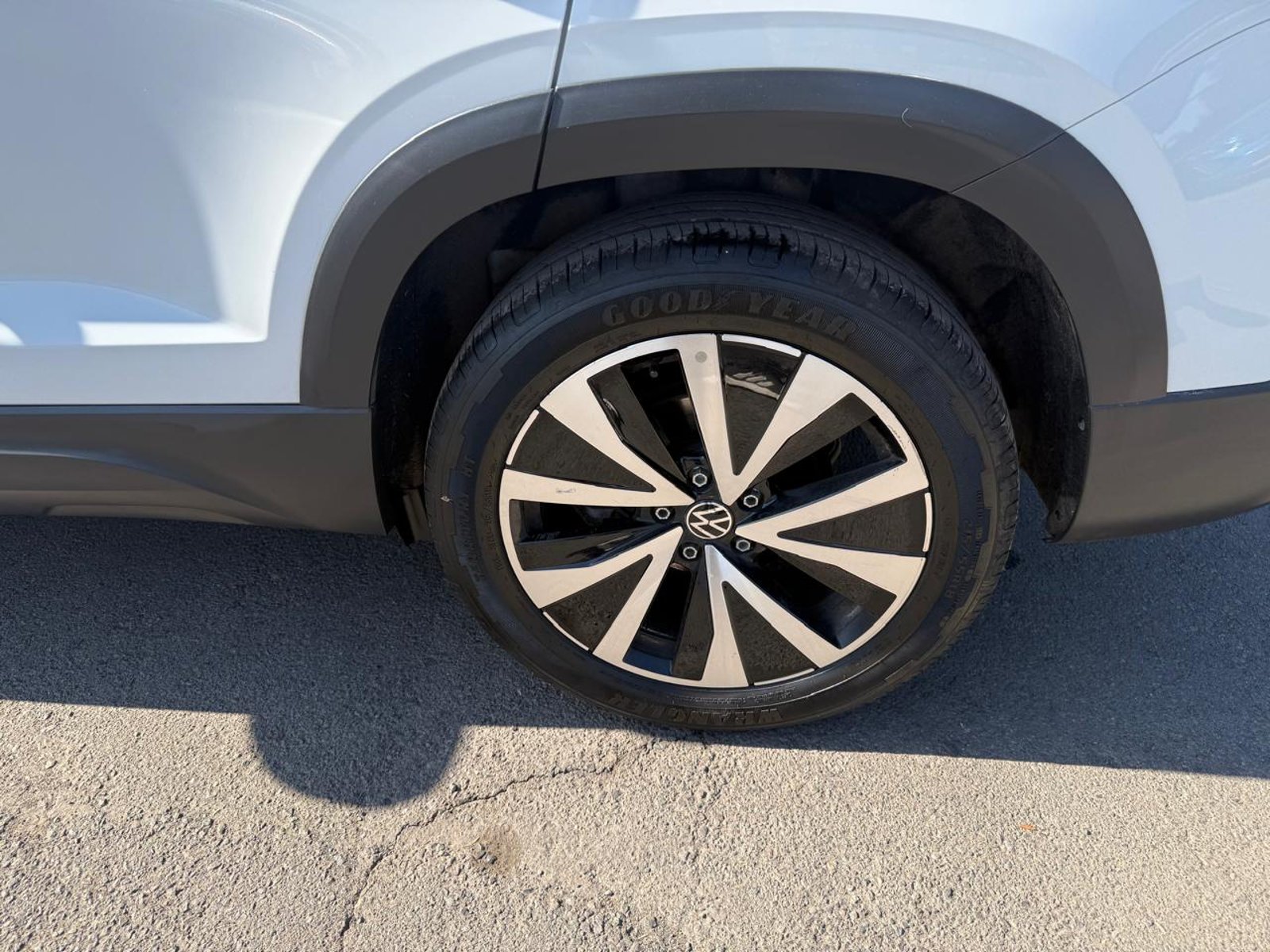 Volkswagen TAOS TSI 1.4 AT 2024 - Imagen 19 de 20