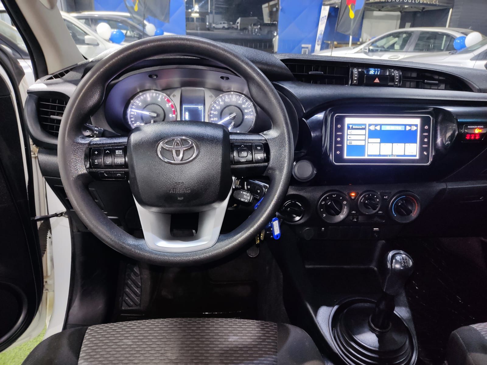 Toyota HI LUX DCAB MT 4X4 2.4 2024 - Imagen 9 de 11