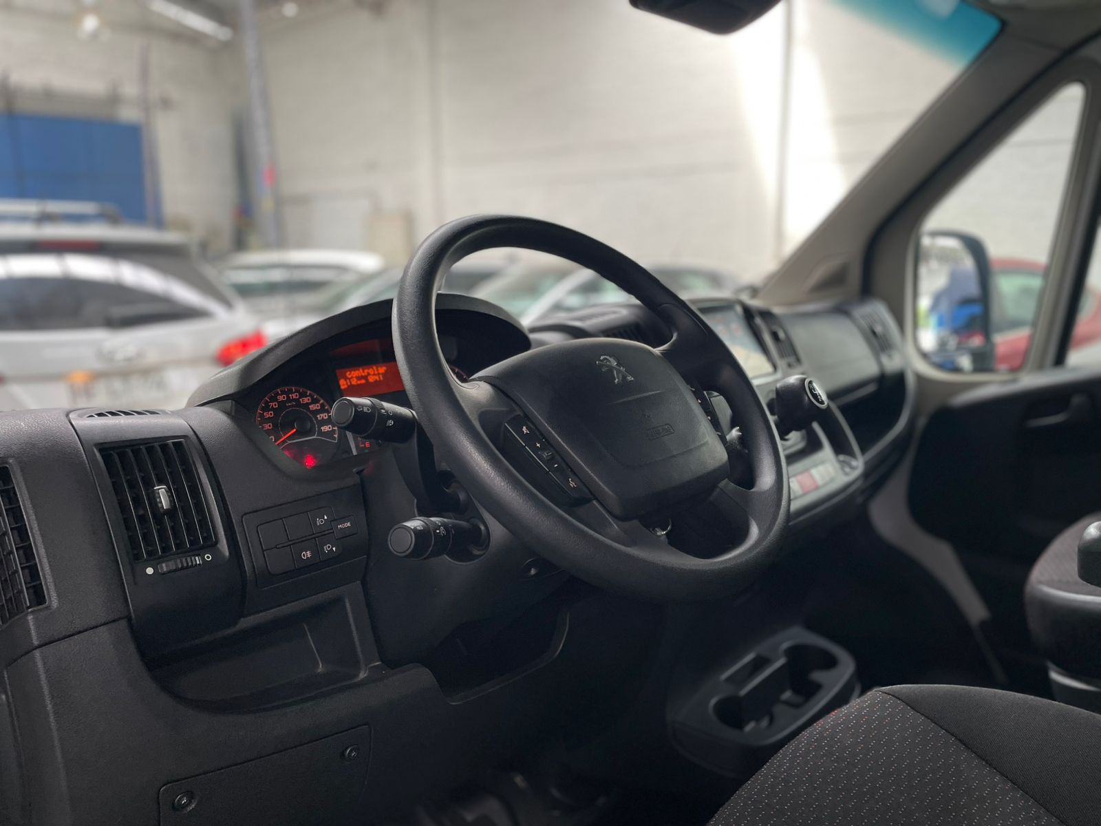 Peugeot BOXER L2H2 BLUEHDI 165 2.2 2024 - Imagen 9 de 11