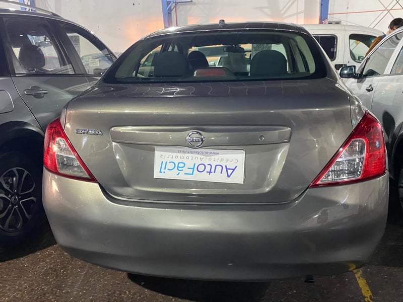 Nissan Versa advance 2013 - Imagen 4 de 5
