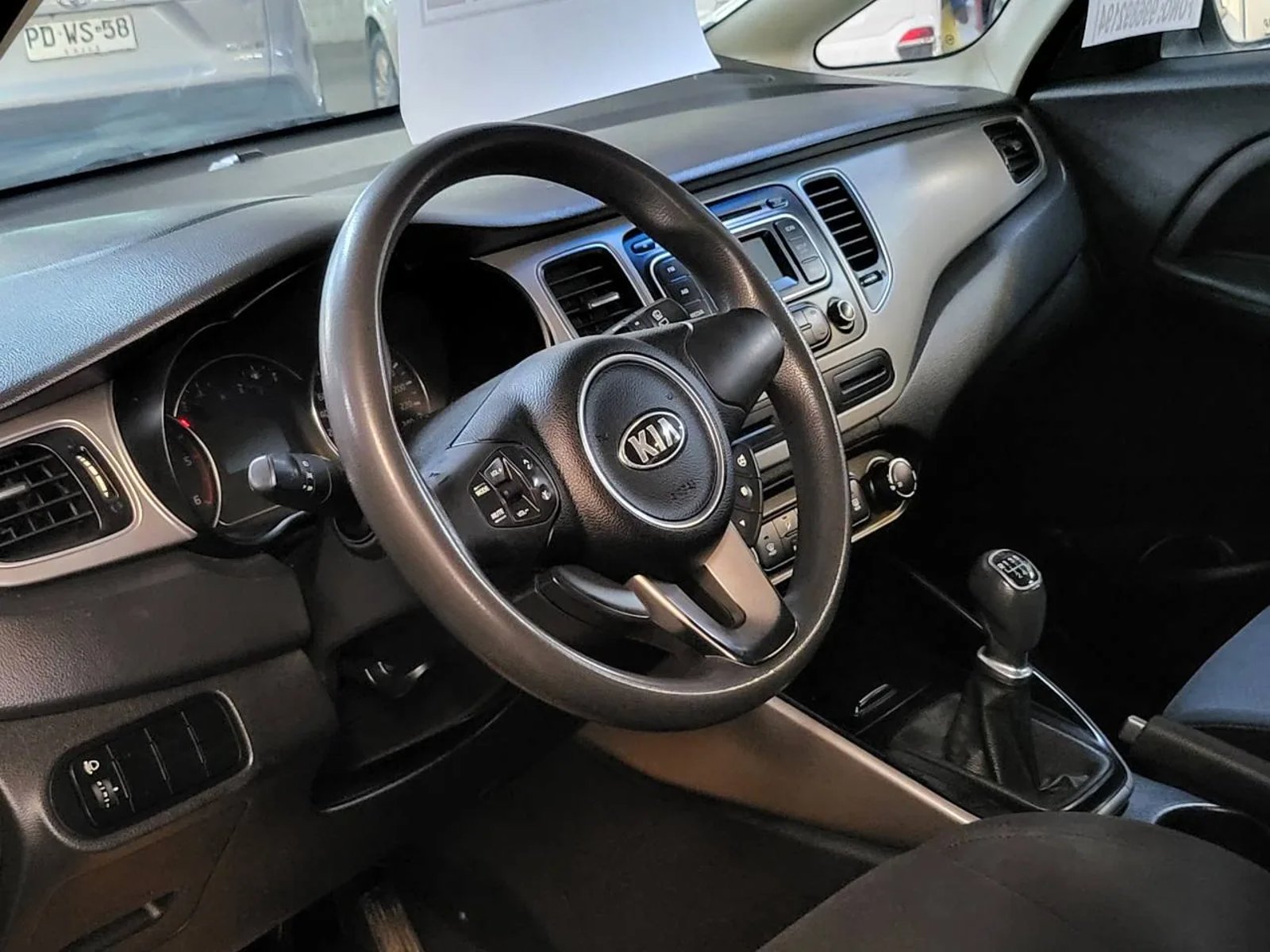 Kia Carens 2014 - Foto 5 de 5