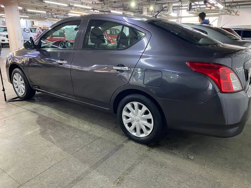 Nissan Versa 2017 - Imagen 3 de 5