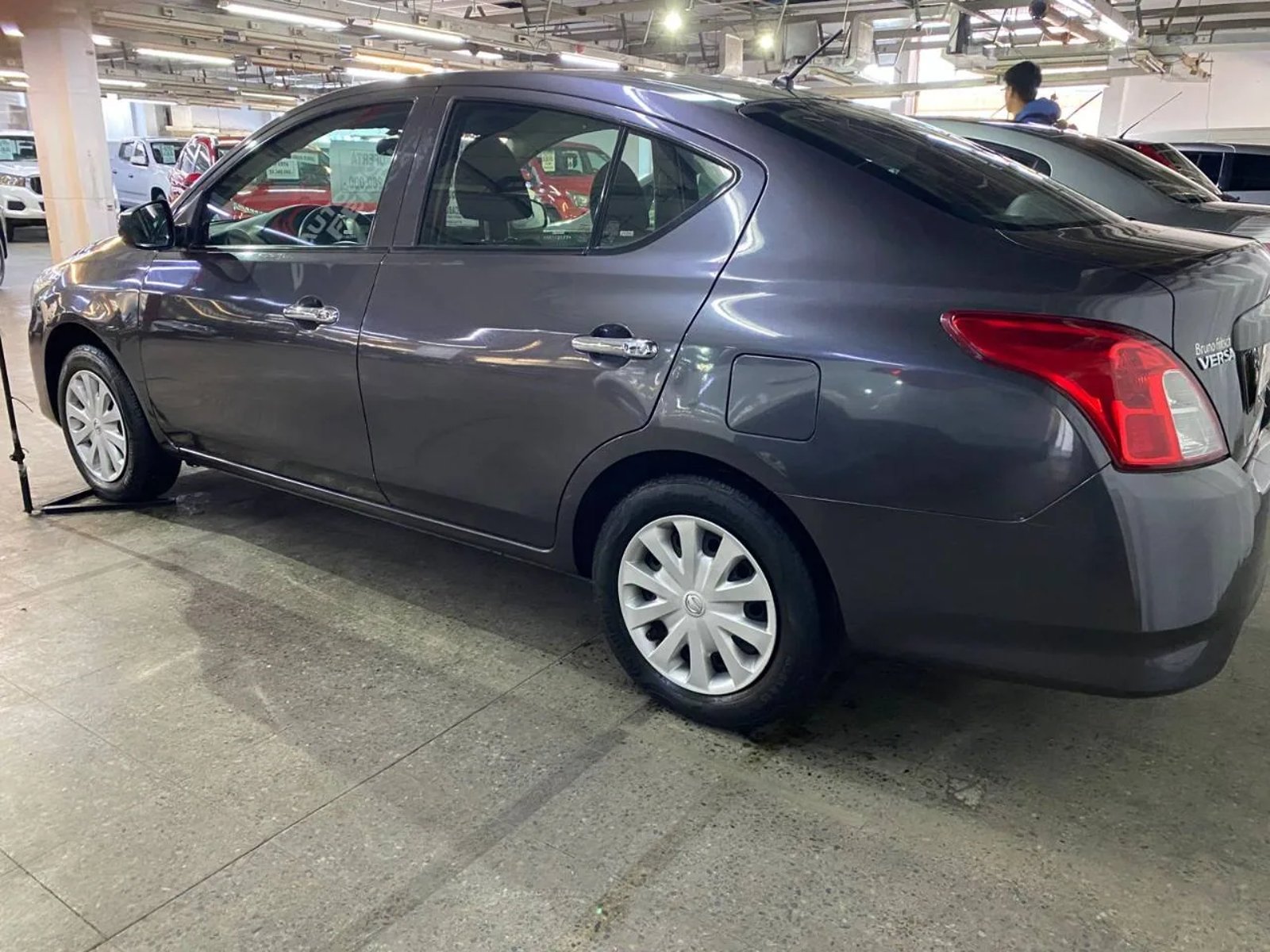 Nissan Versa 2017 - Foto 3 de 5