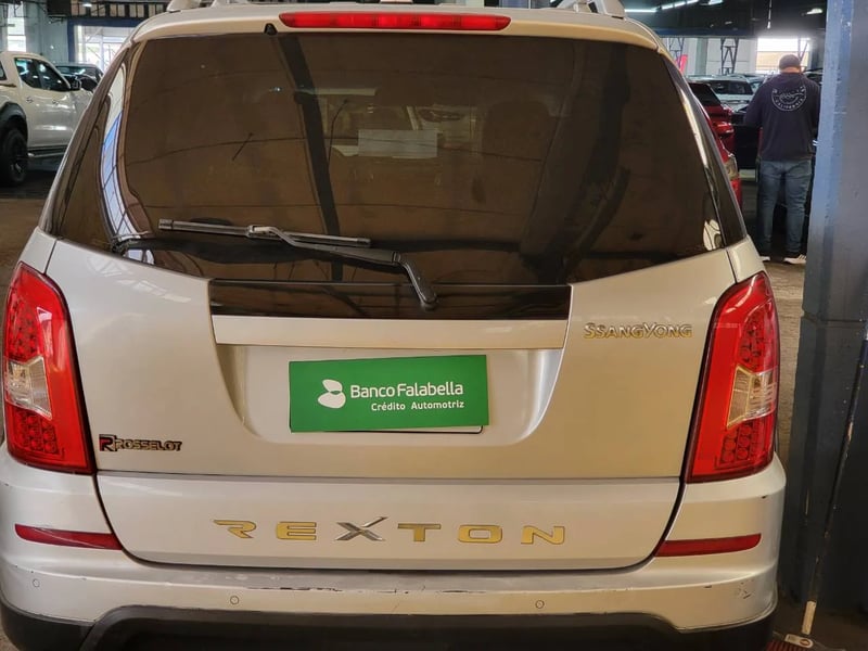 SsangYong Rexton 2015 - Imagen 4 de 5