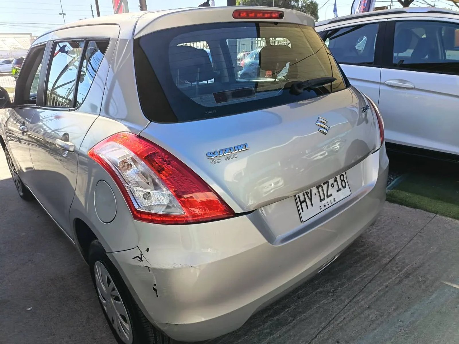 Suzuki Swift 2016 - Foto 3 de 5