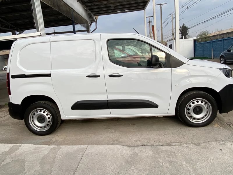 Peugeot Partner 2023 - Imagen 3 de 5