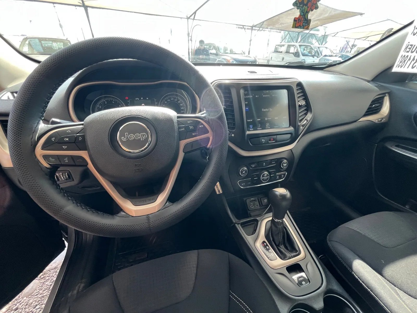 Jeep Cherokee Latitude 2015 - Foto 5 de 5