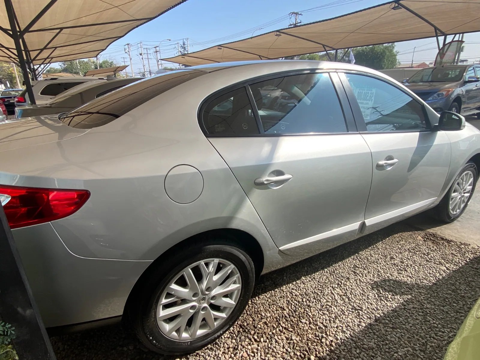 Renault Fluence 2015 - Foto 2 de 5