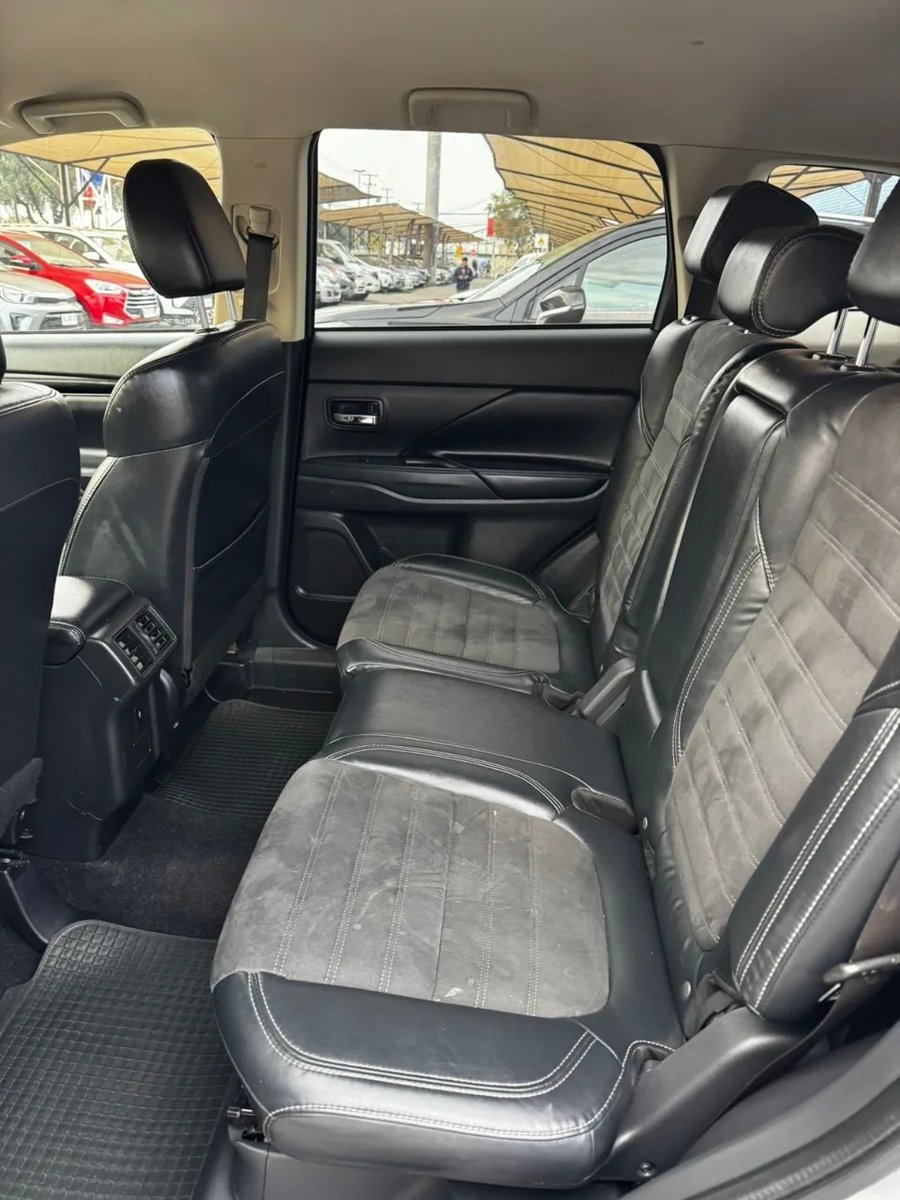 Mitsubishi Outlander 2021 - Imagen 4 de 5