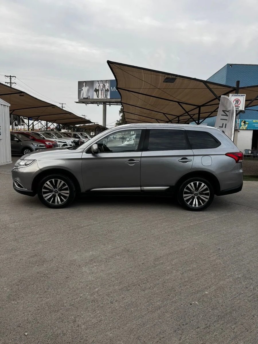 Mitsubishi Outlander 2021 - Imagen 3 de 5