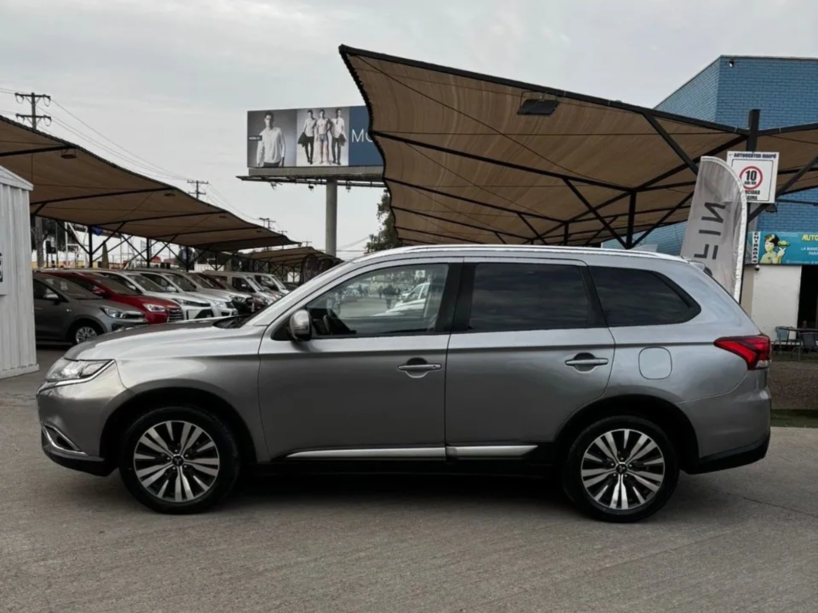 Mitsubishi Outlander 2021 - Foto 3 de 5