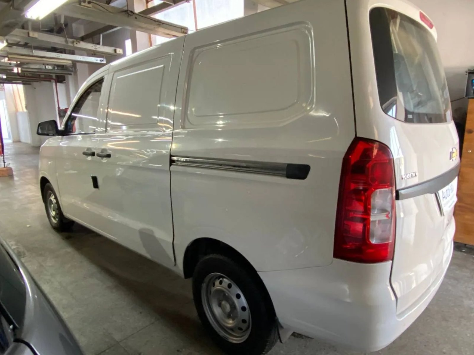 Chevrolet N400 2022 - Imagen 4 de 5