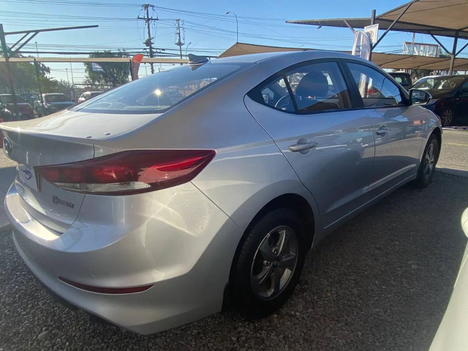 Hyundai Elantra 2019 - Foto 3 de 5