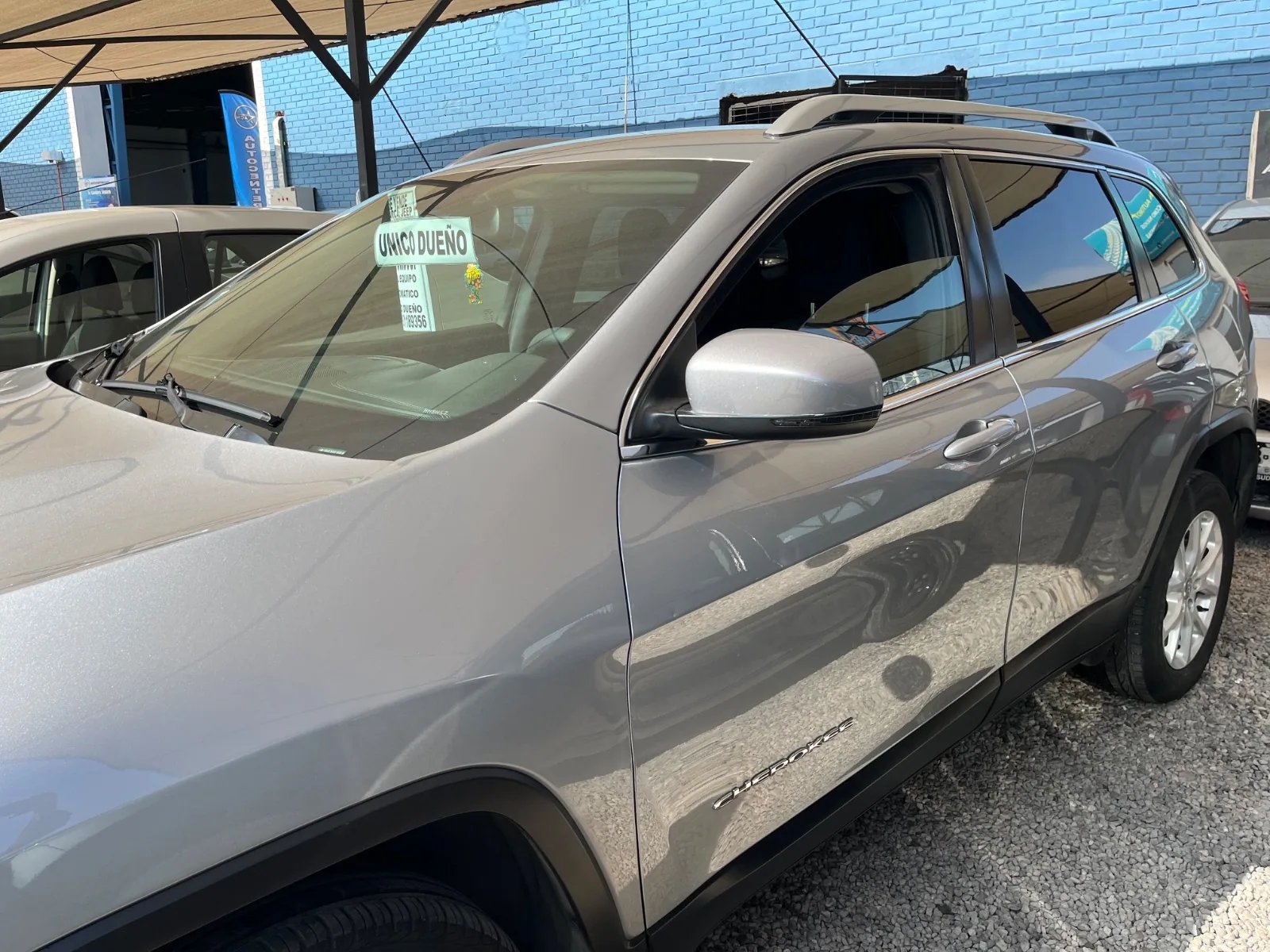 Jeep Cherokee Latitude 2015 - Foto 4 de 5