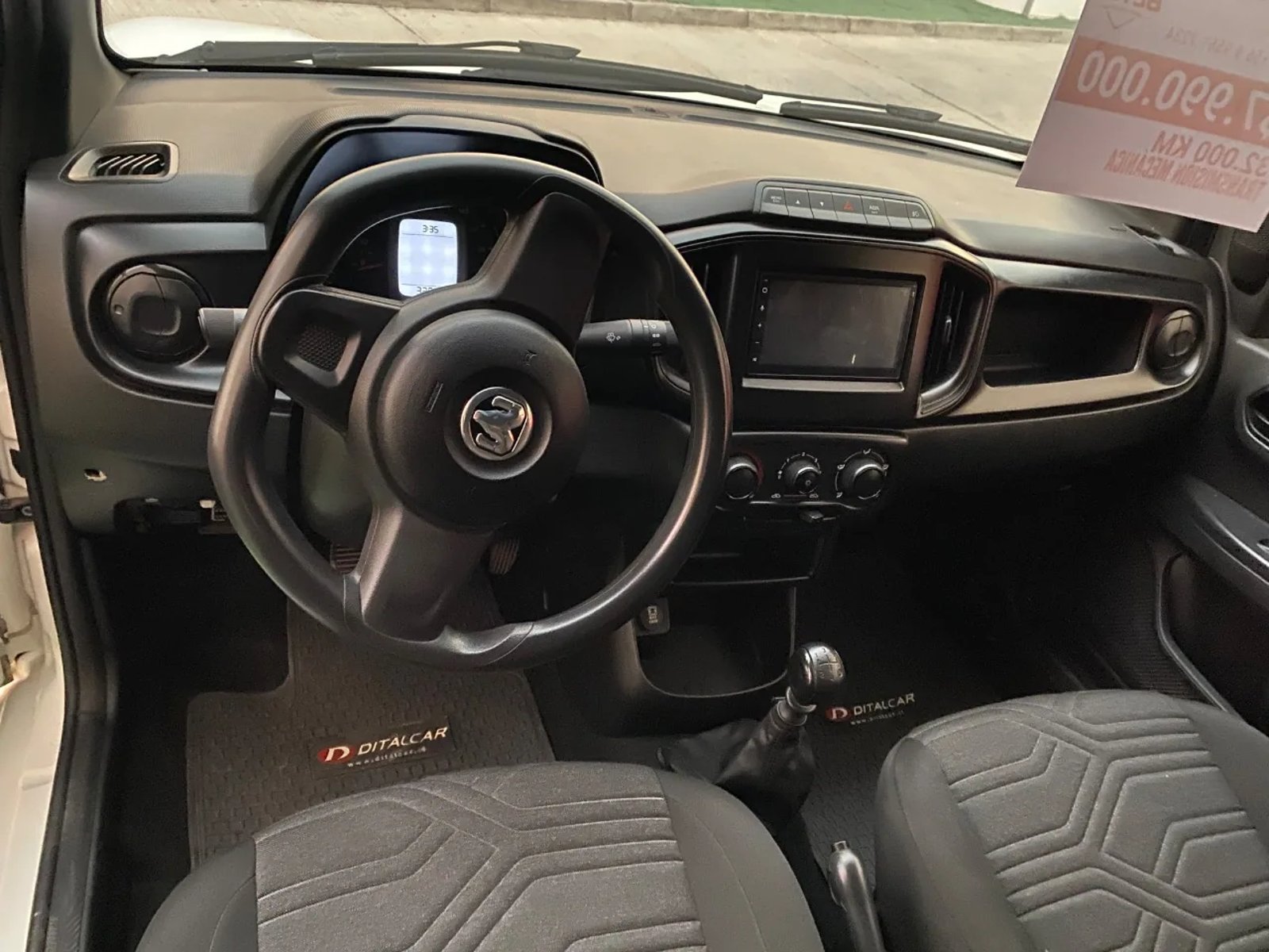 RAM V700 2023 - Imagen 5 de 5