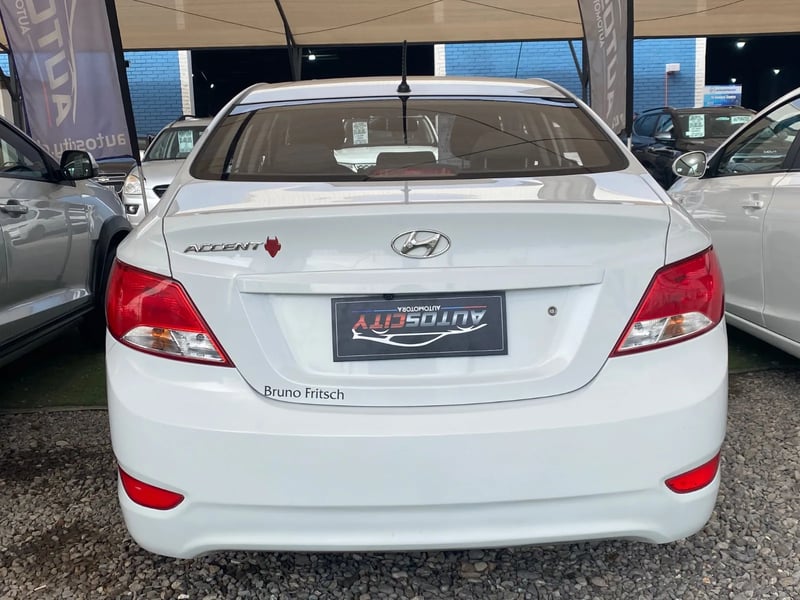 Hyundai Accent 2018 - Imagen 4 de 5