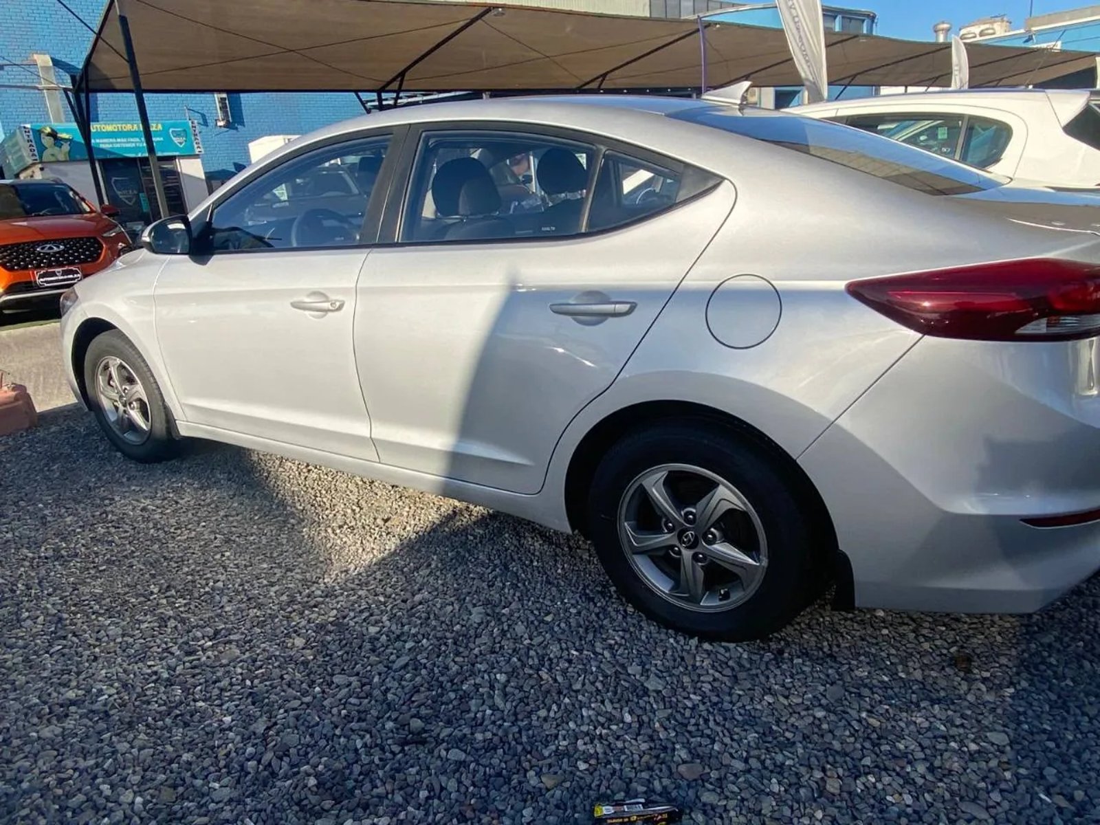 Hyundai Elantra 2019 - Foto 2 de 5