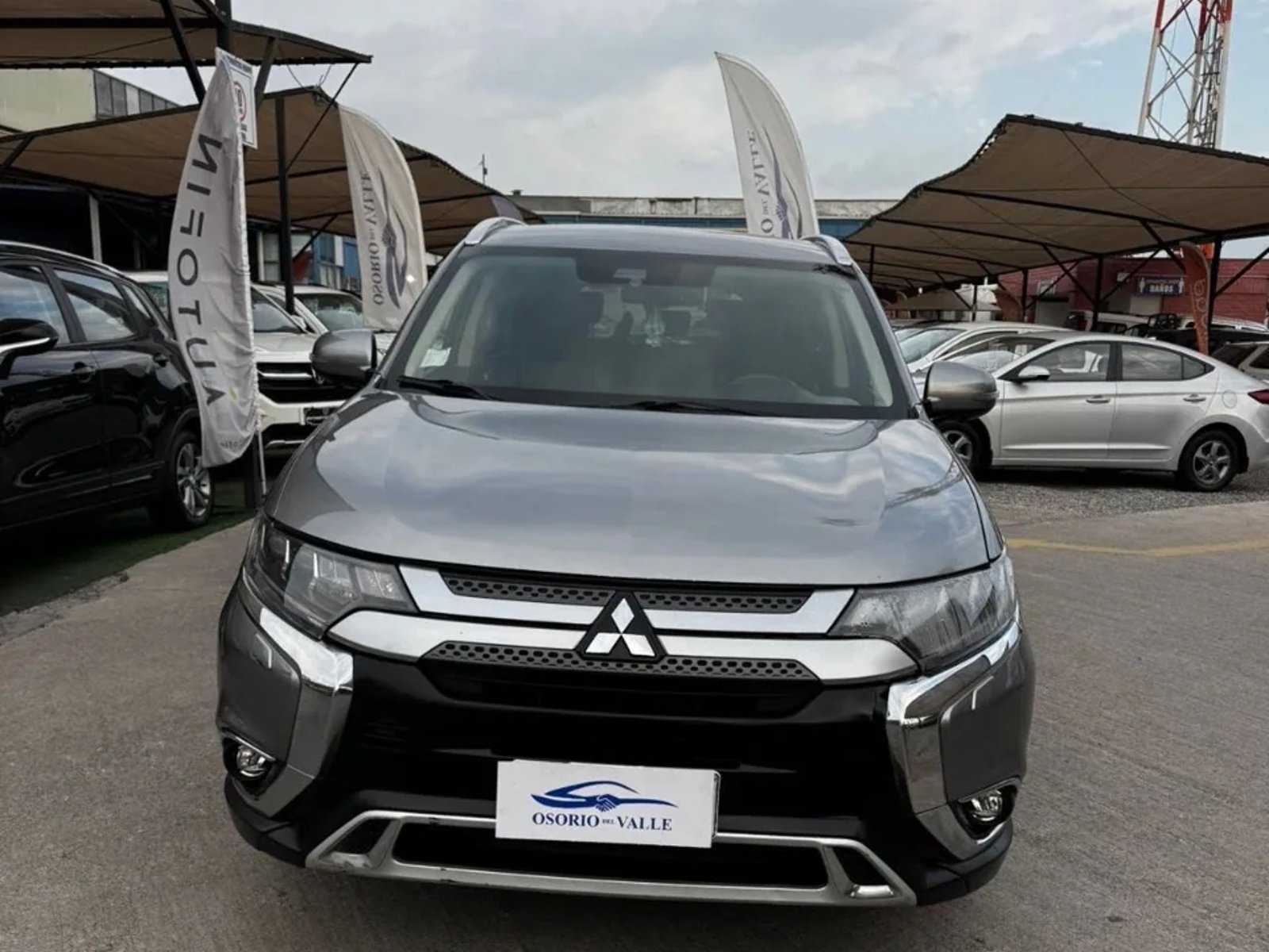 Mitsubishi Outlander 2021 - Foto 2 de 5