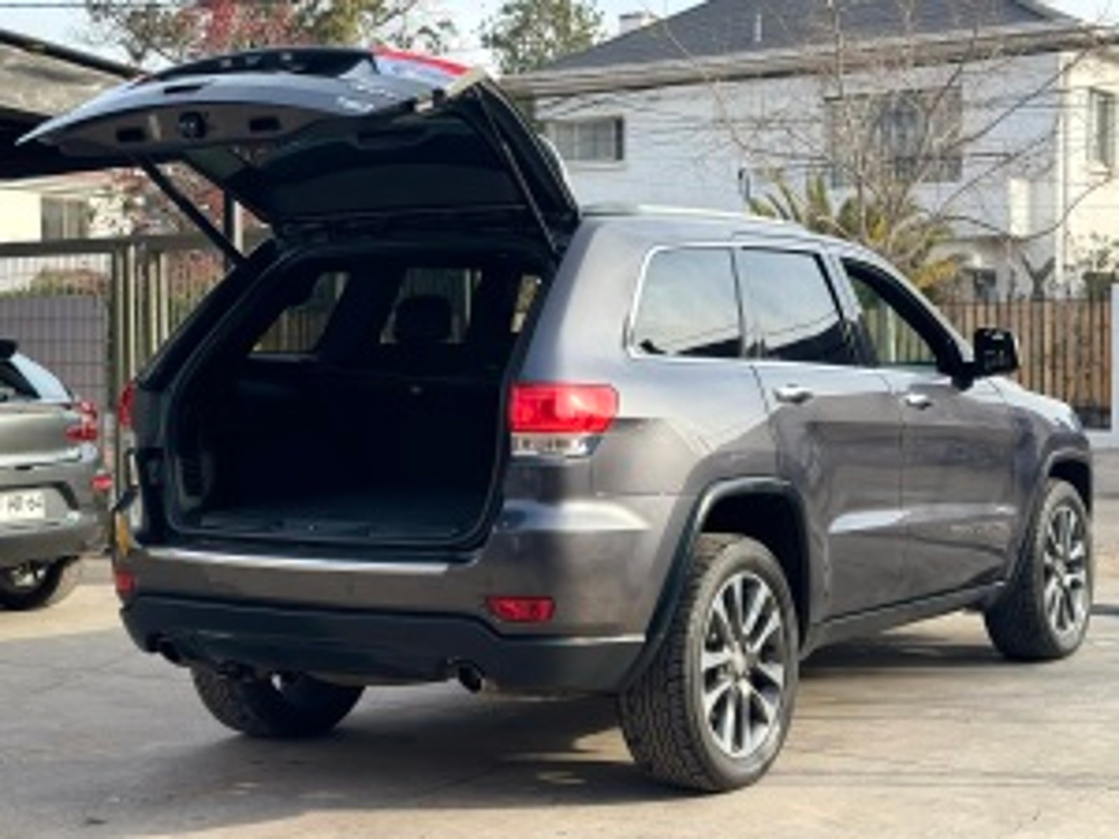 4x4 Único Dueño Jeep Grand Cherokee 2019 - Imagen 8 de 20