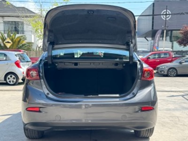 Mazda 3 2019 - Imagen 8 de 20