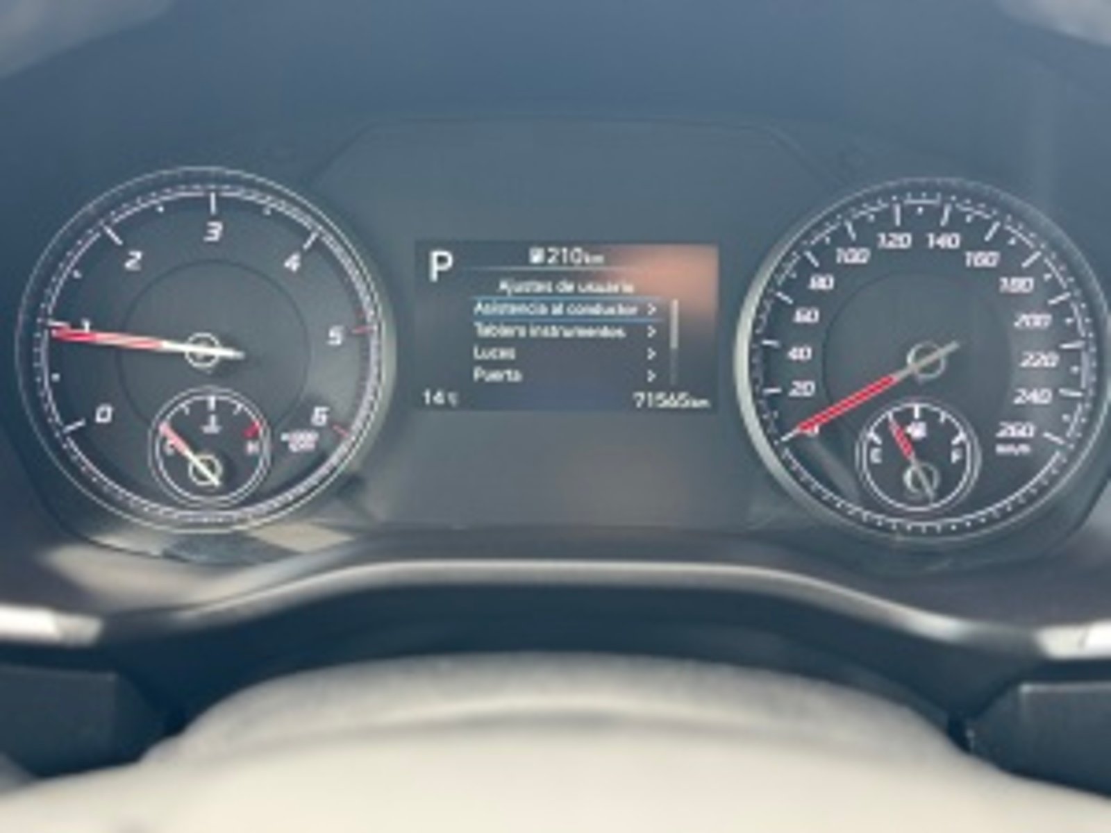 Hyundai Santa FE 2021 - Imagen 12 de 20