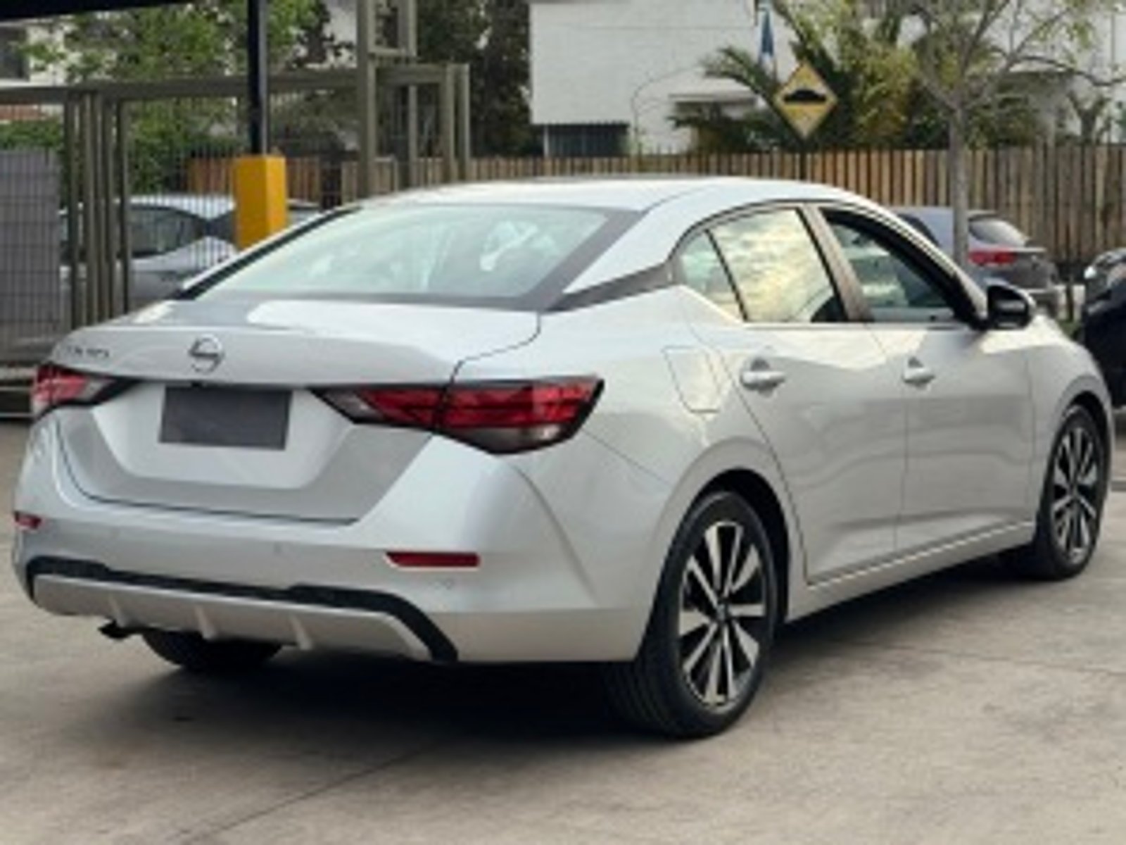 Nissan Sentra 2023 - Foto 4 de 20