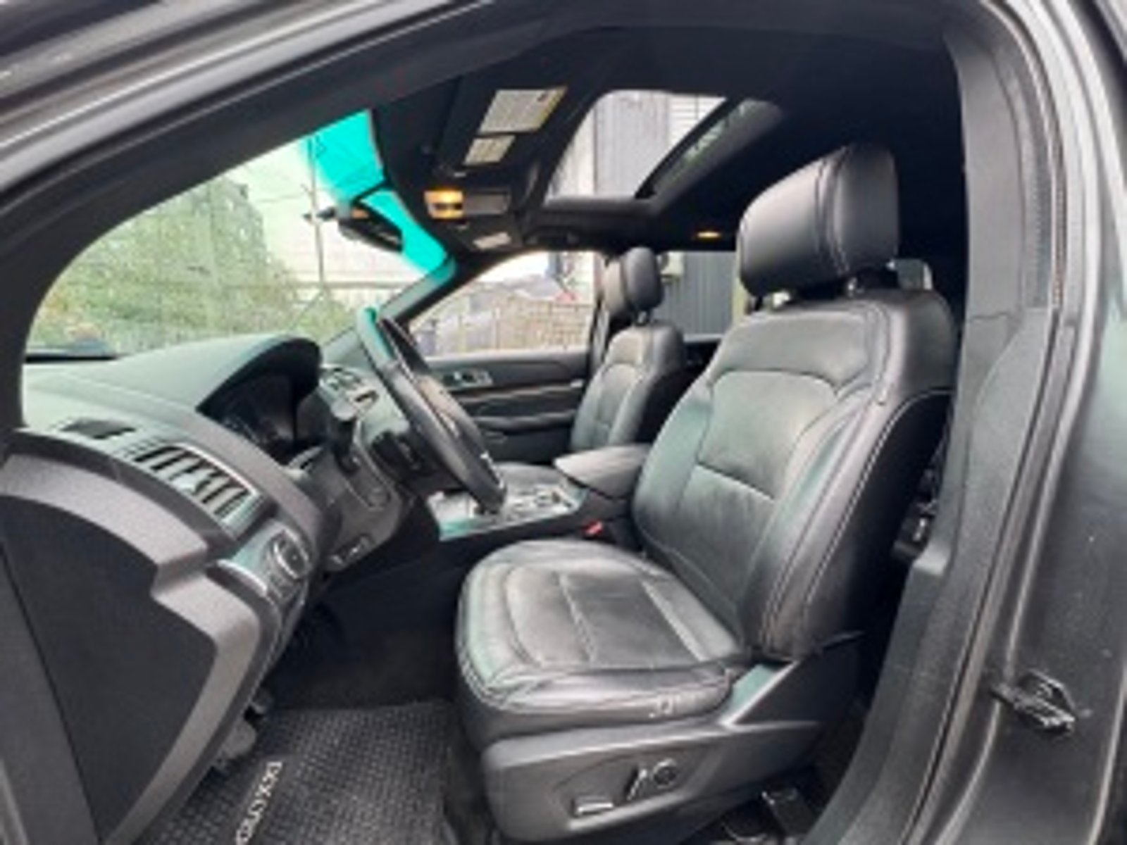 Ford Explorer 2017 - Imagen 13 de 20