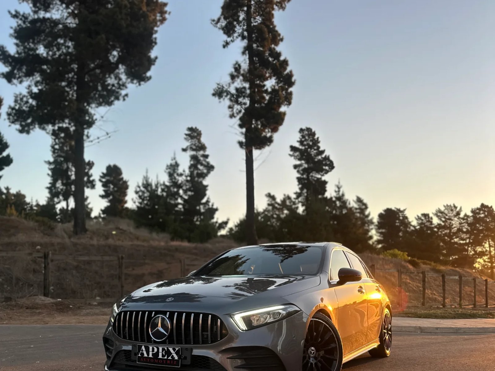 Mercedes-Benz 2.0 DCT AMG Line 2019 - Foto 2 de 16