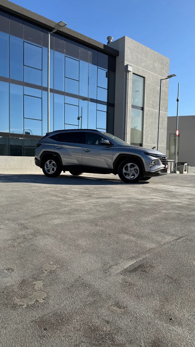 Hyundai TUCSON NX4 GDI 7DCT 1.6 TURBO 2023 - Imagen 9 de 18