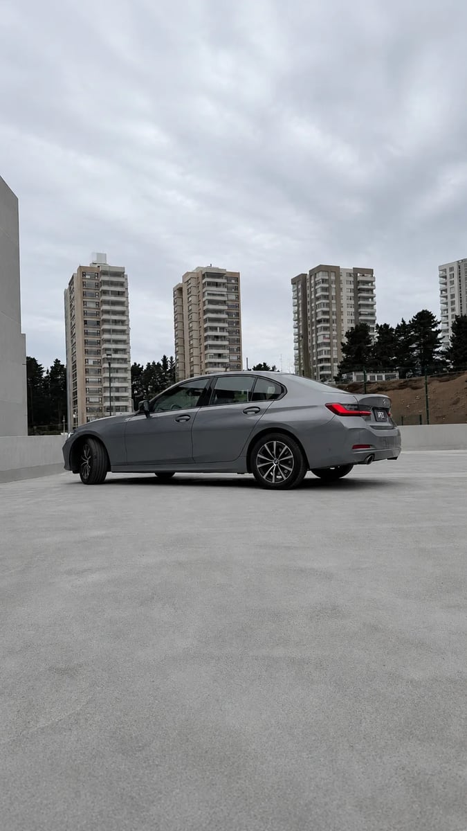 BMW 320i Urban LCI 2 2023 - Imagen 6 de 12