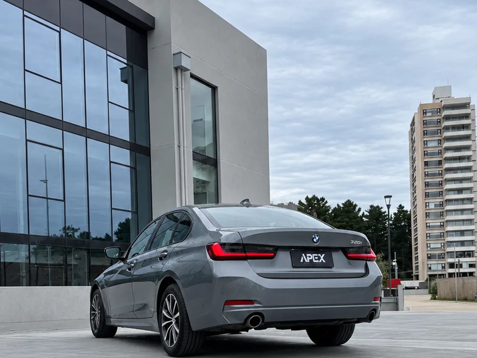 BMW 320i Urban LCI 2 2023 - Foto 2 de 12