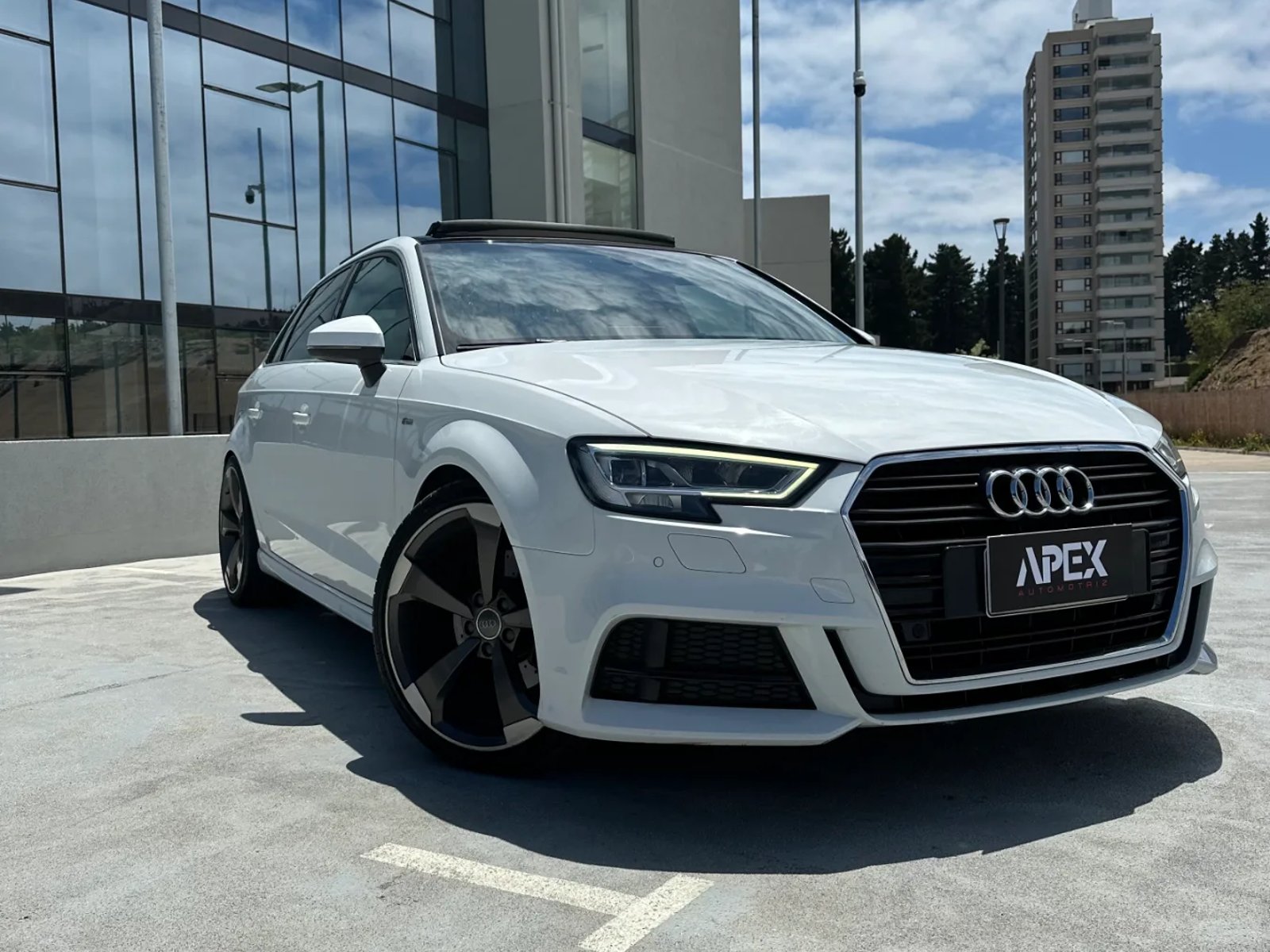 Audi A3 SLINE 2.0 TFSI 2018 - Foto 4 de 15