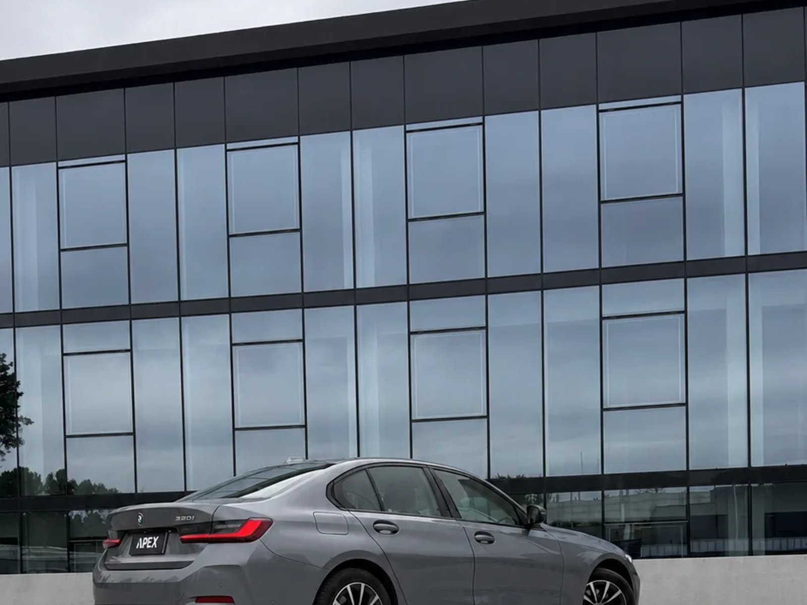 BMW 320i Urban LCI 2 2023 - Foto 4 de 12