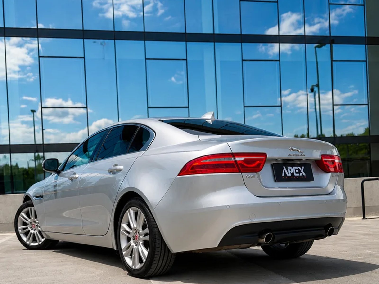 Jaguar XE 250PS Prestige 2018 - Foto 5 de 12