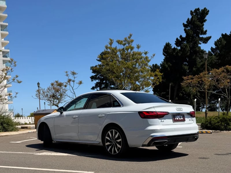 Audi A4 TFSI 35 SPORT SLINE 2021 - Imagen 12 de 18
