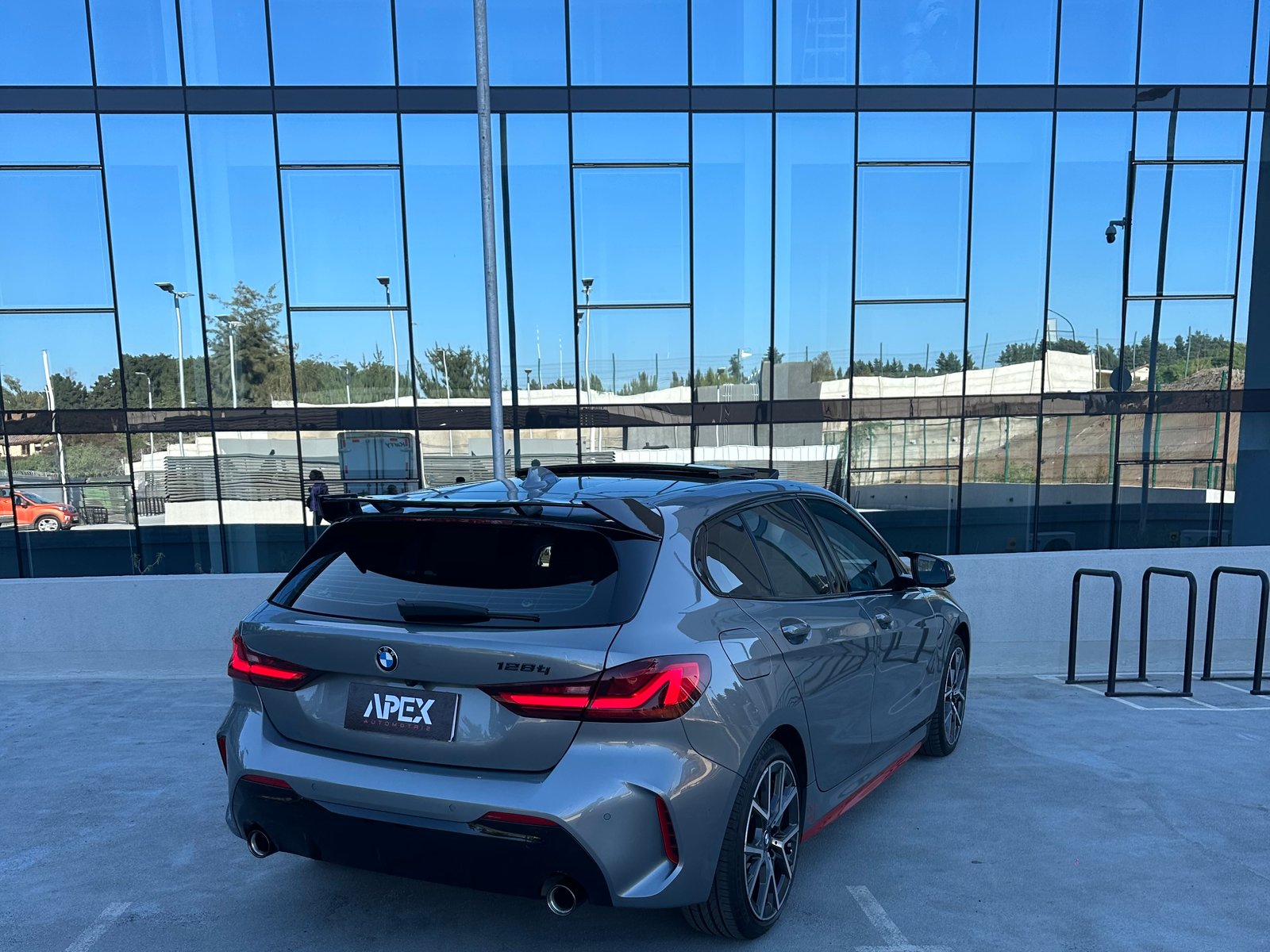 BMW 128Ti 2.0 M Sport 2023 - Foto 2 de 13