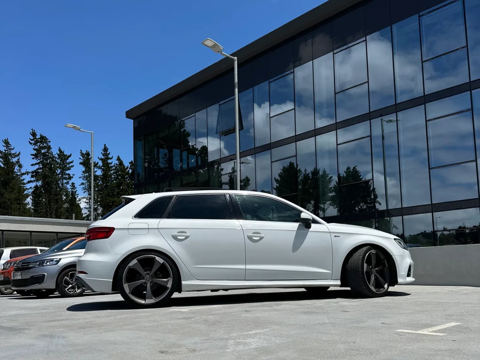 Audi A3 SLINE 2.0 TFSI 2018 - Foto 2 de 15