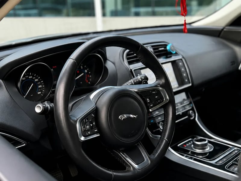 Jaguar XE 250PS Prestige 2018 - Imagen 10 de 12