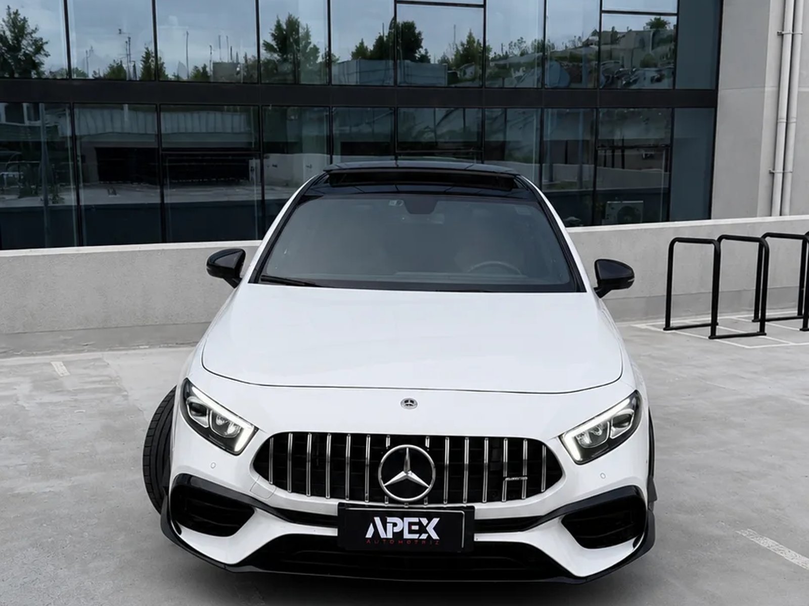 Mercedes-Benz A35 AMG 2023 - Foto 2 de 14