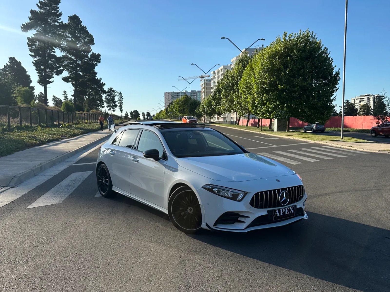 Mercedes-Benz A250 AMG 2021 - Foto 4 de 15