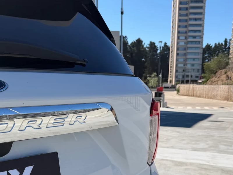 Ford Explorer 2.3 LIMITED 4X4 2021 - Imagen 10 de 14