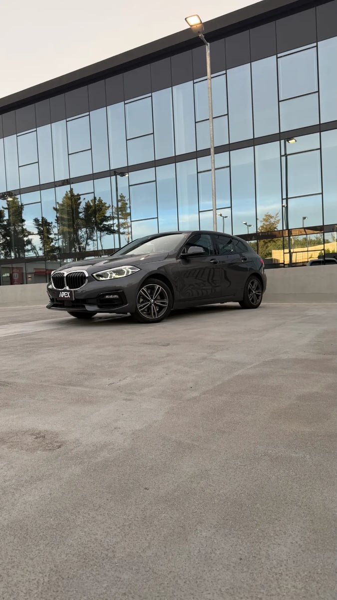 BMW 118i Dynamic 2021
