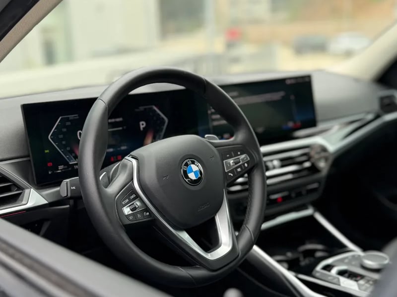 BMW 320i Urban LCI 2 2023 - Imagen 10 de 12