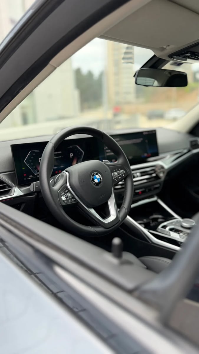 BMW 320i Urban LCI 2 2023 - Imagen 10 de 12