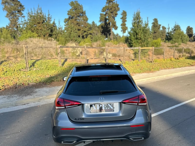 Mercedes-Benz 2.0 DCT AMG Line 2019 - Imagen 11 de 16