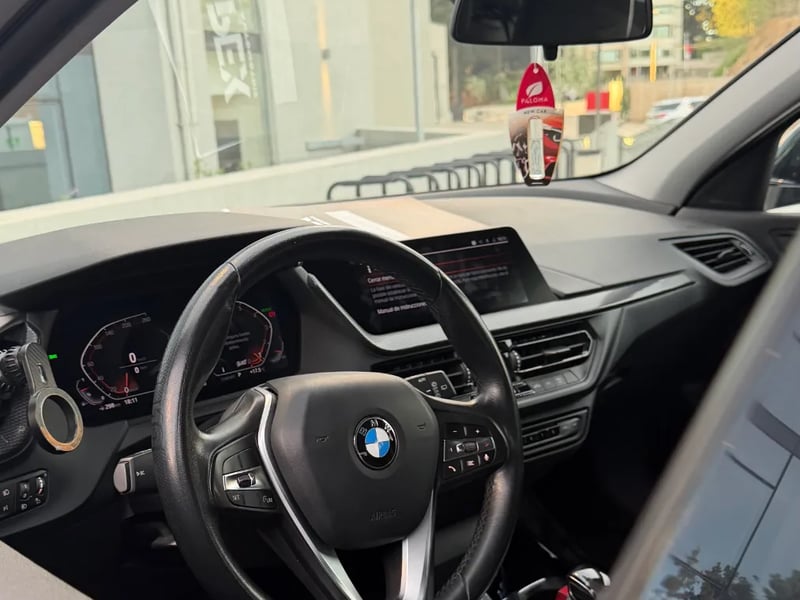 BMW 118i Dynamic 2021 - Imagen 11 de 12
